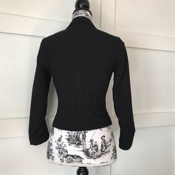 Black blazer gathered sleeve - Picture 3 of 8